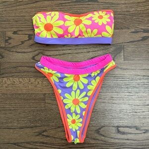 OneOne‎ Bandeau Bikini Set Size XS Daisy Print